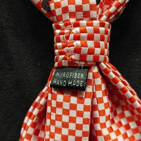 COPY - ROBERT LEWIS MEN'S BOWTIE AND POCKET SQUARE SET. - Picture 3 of 4